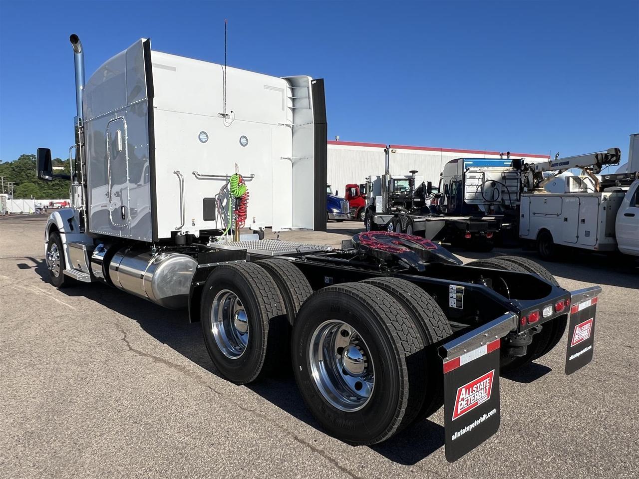 2027 Peterbilt 579 Sleeper