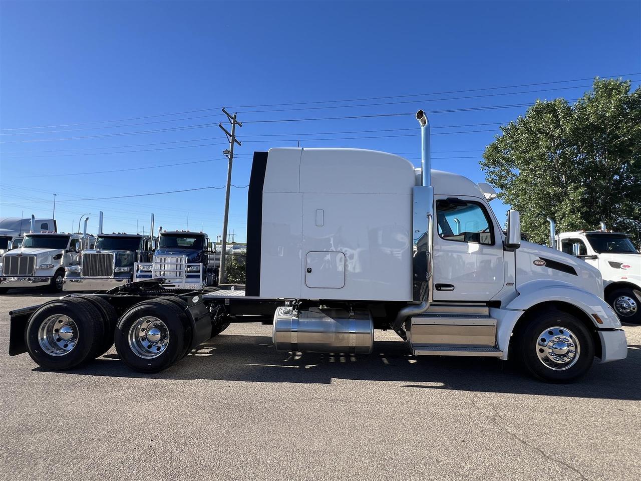 2027 Peterbilt 579 80" Double Bunk High Roof Rochester MN