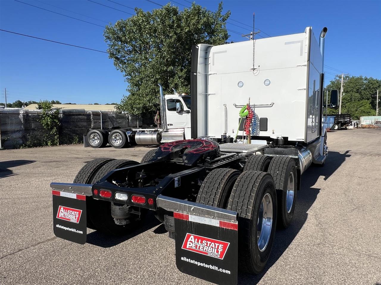 2027 Peterbilt 579 80" Double Bunk High Roof Rochester MN