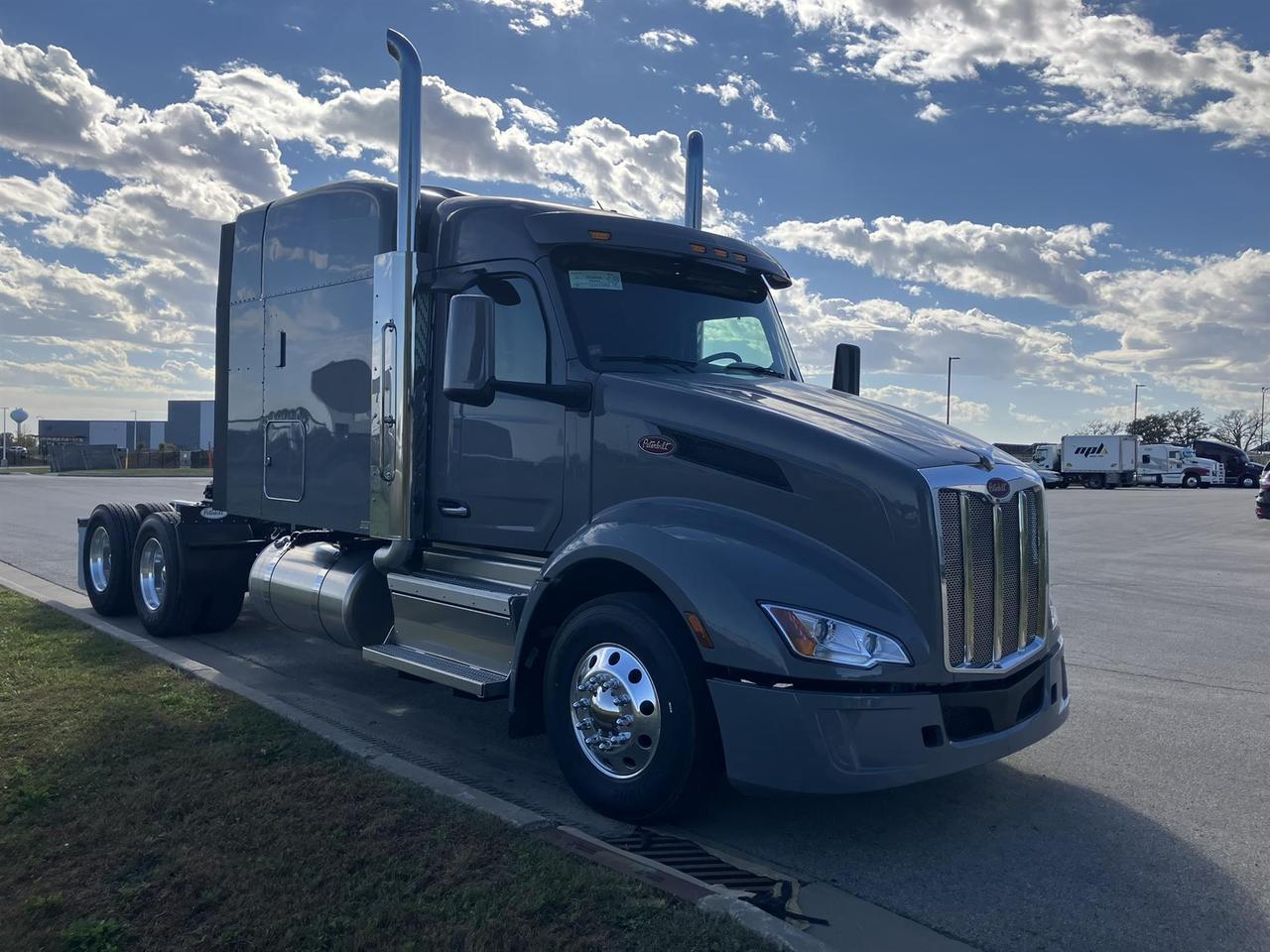 2027 Peterbilt 579 in Rochester, MN — photo 5