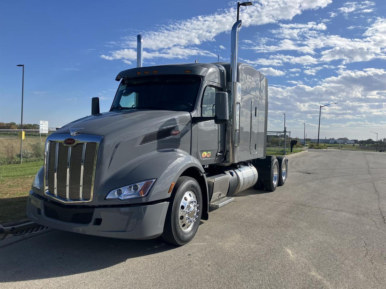 2027 Peterbilt 579 Sleeper
