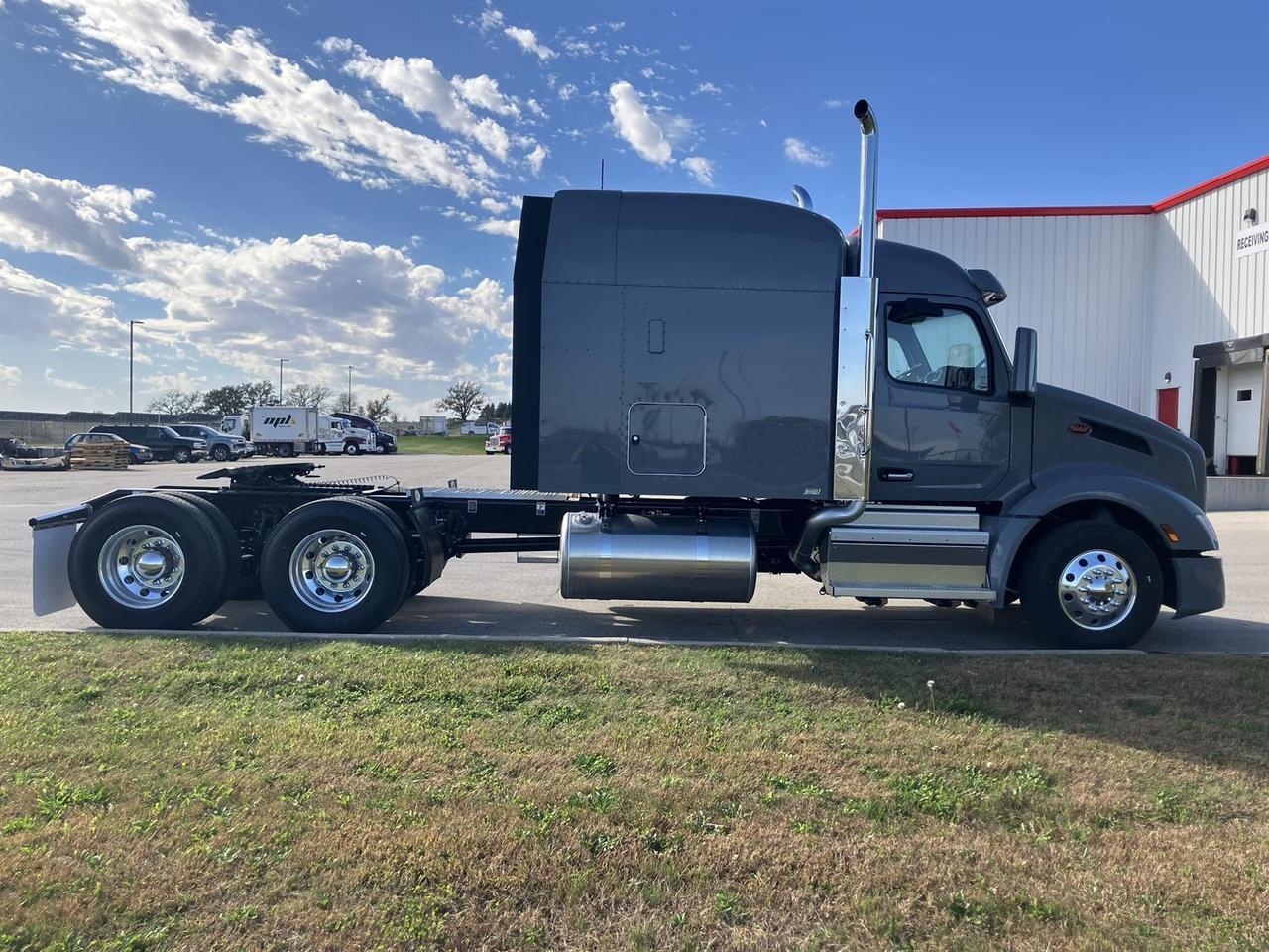 2027 Peterbilt 579 in Rochester, MN — photo 4