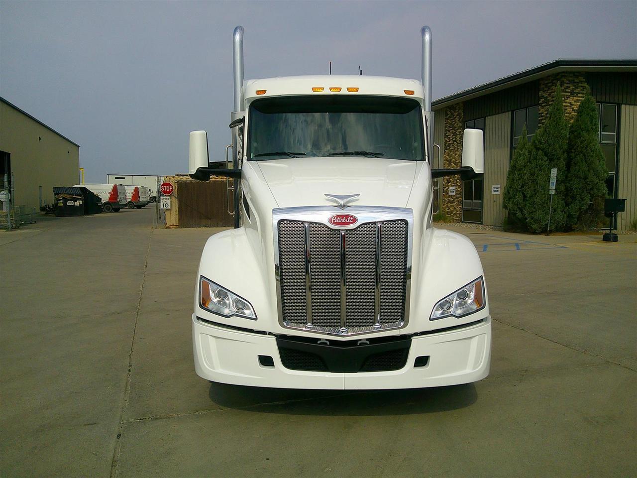 2027 Peterbilt 579 Sleeper