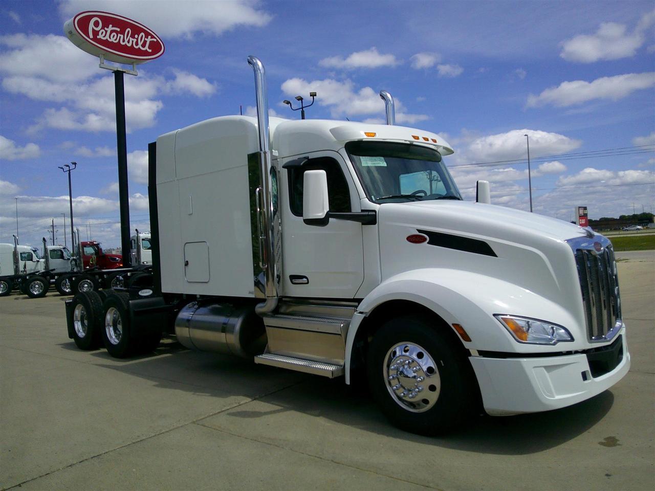 2027 Peterbilt 579 Sleeper