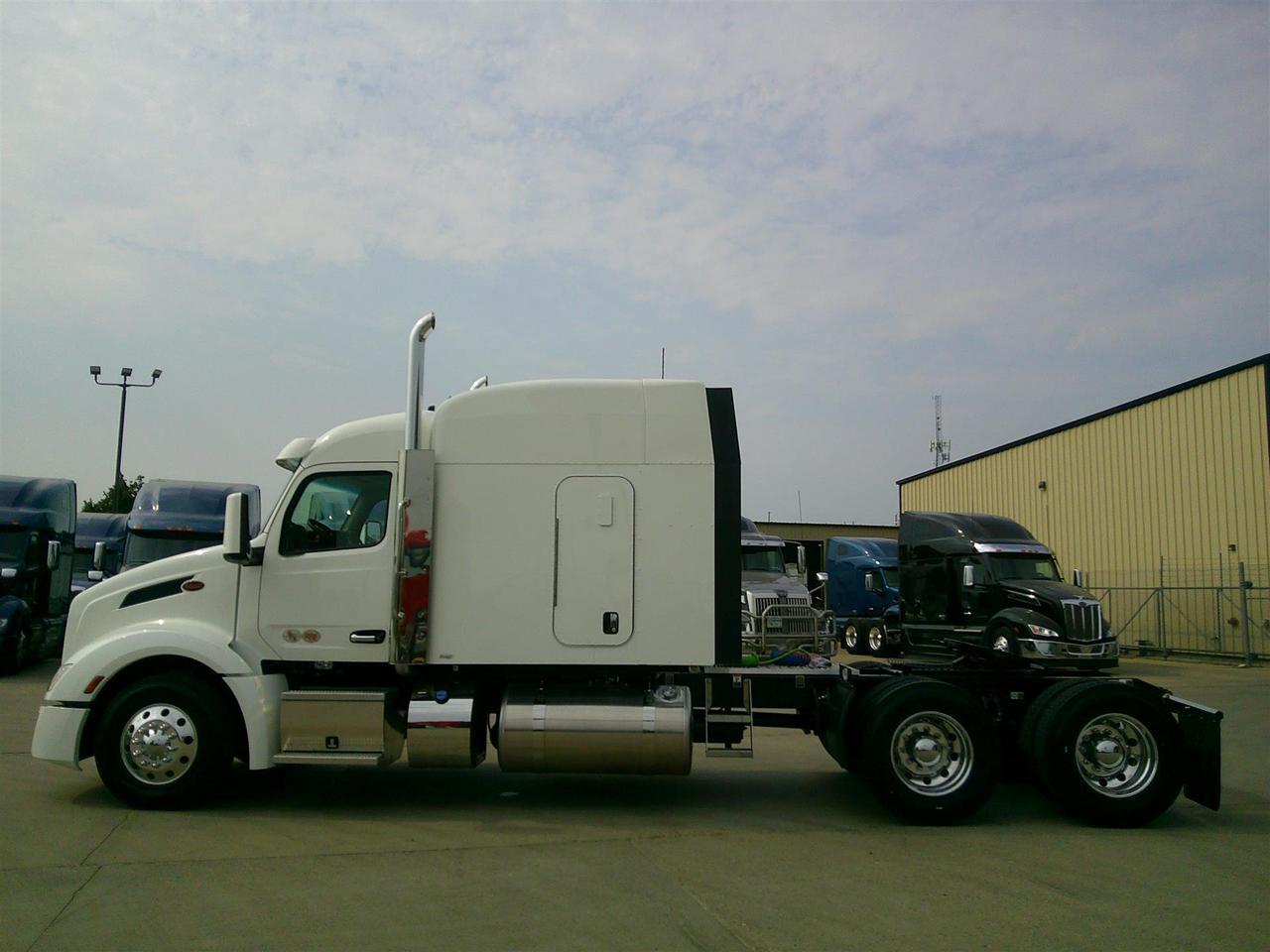 2027 Peterbilt 579 80" Double Bunk High Roof Fargo ND