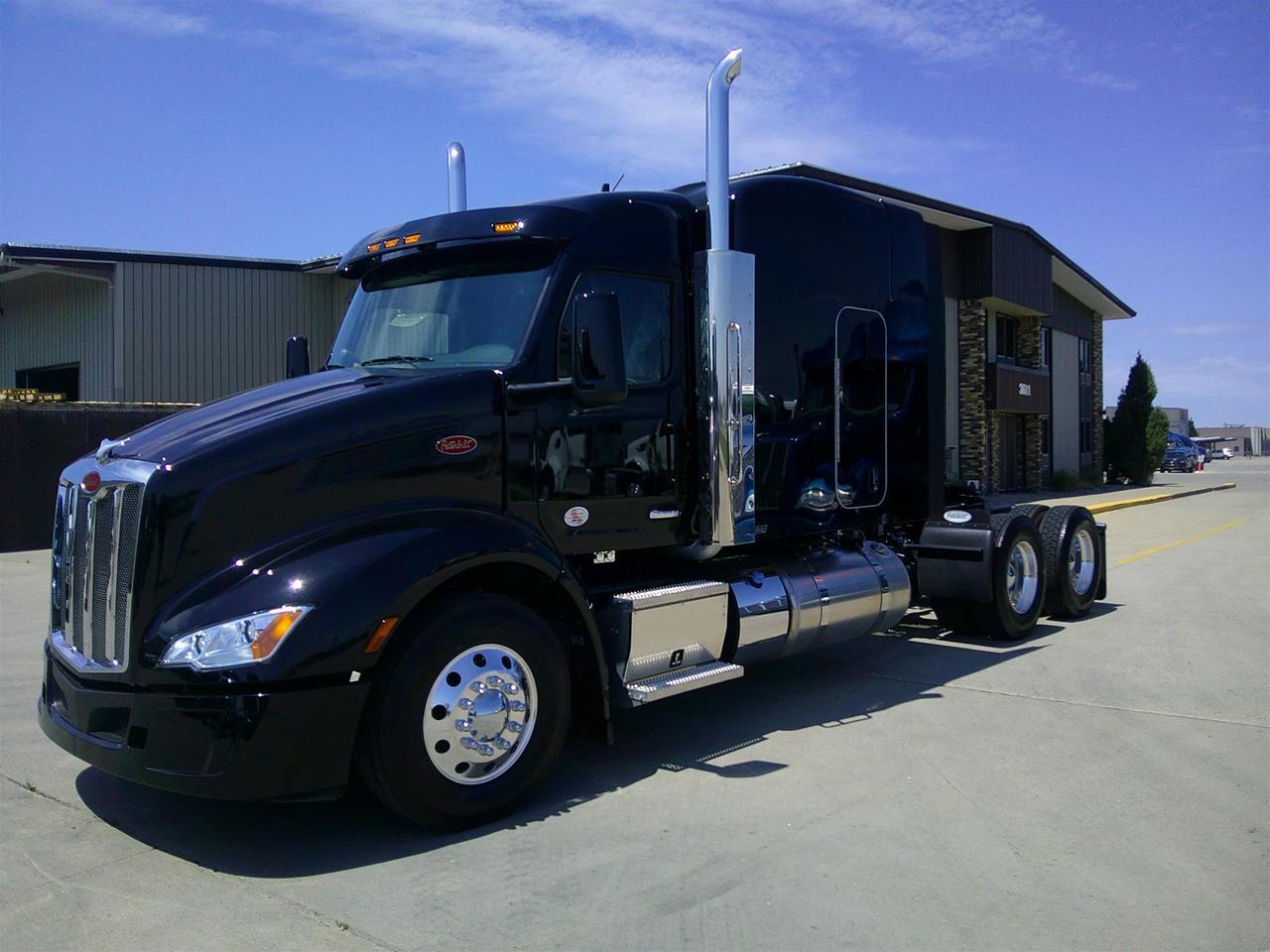 2027 Peterbilt 579 Sleeper