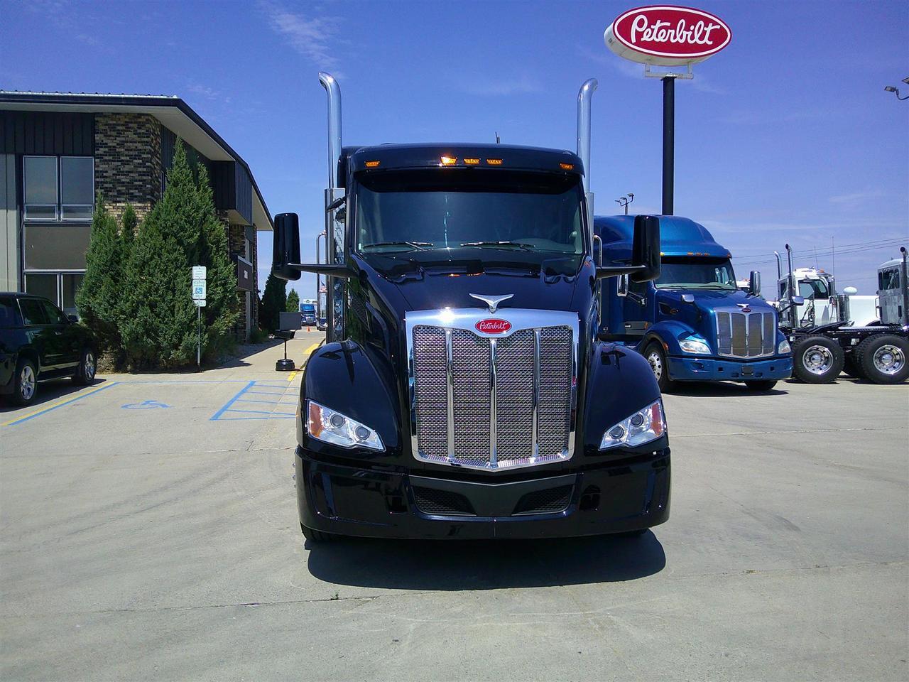 2027 Peterbilt 579 Sleeper