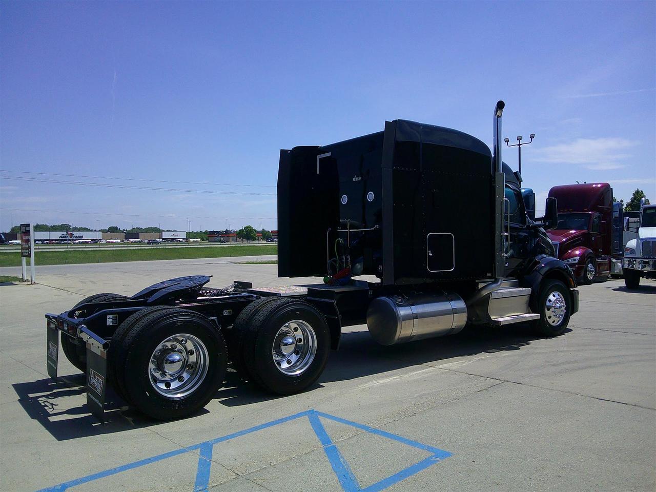 2027 Peterbilt 579 80" Double Bunk High Roof Fargo ND