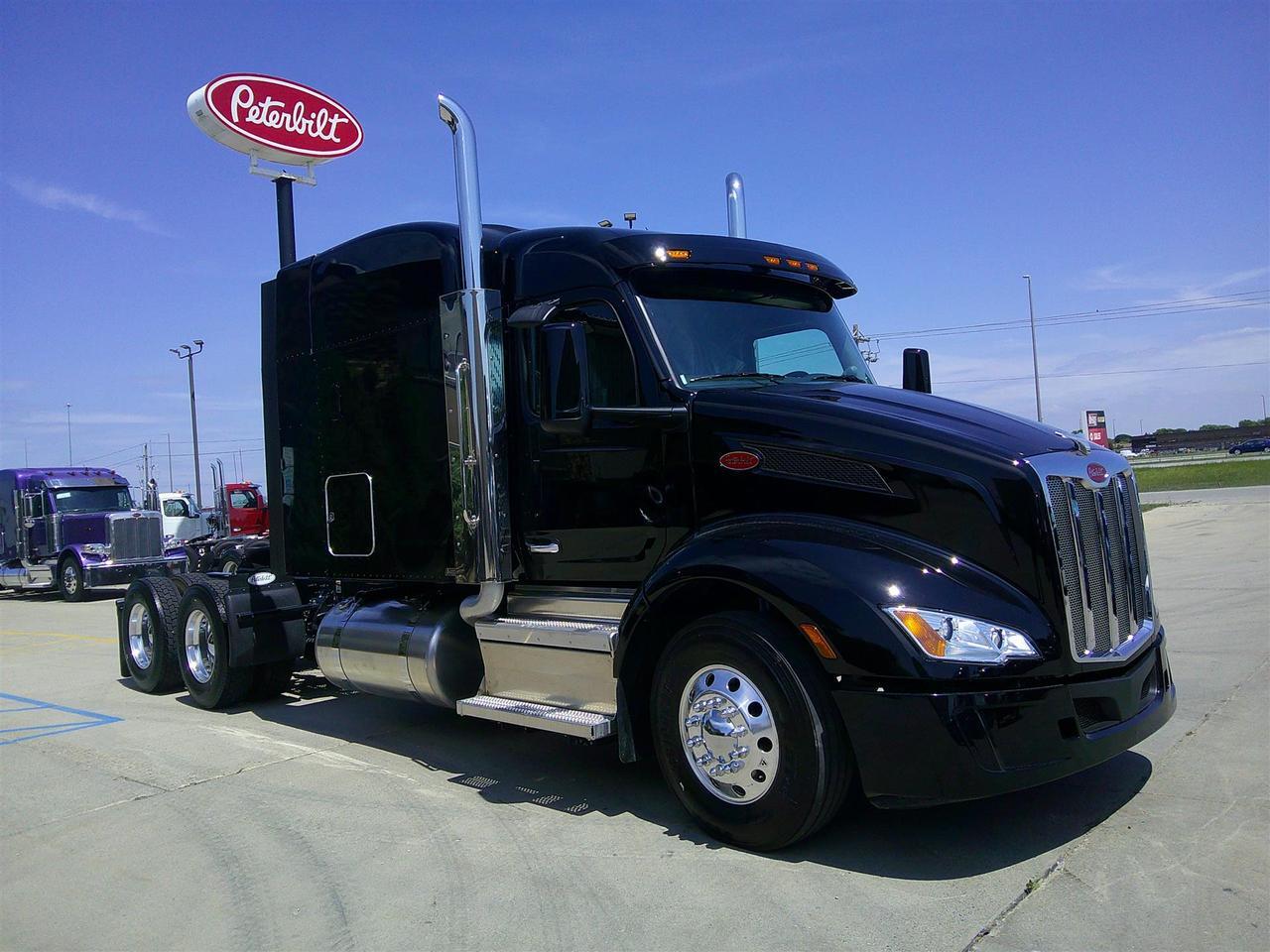 2027 Peterbilt 579 Sleeper