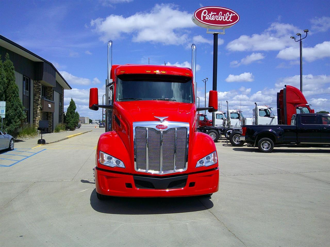 2027 Peterbilt 579 Sleeper