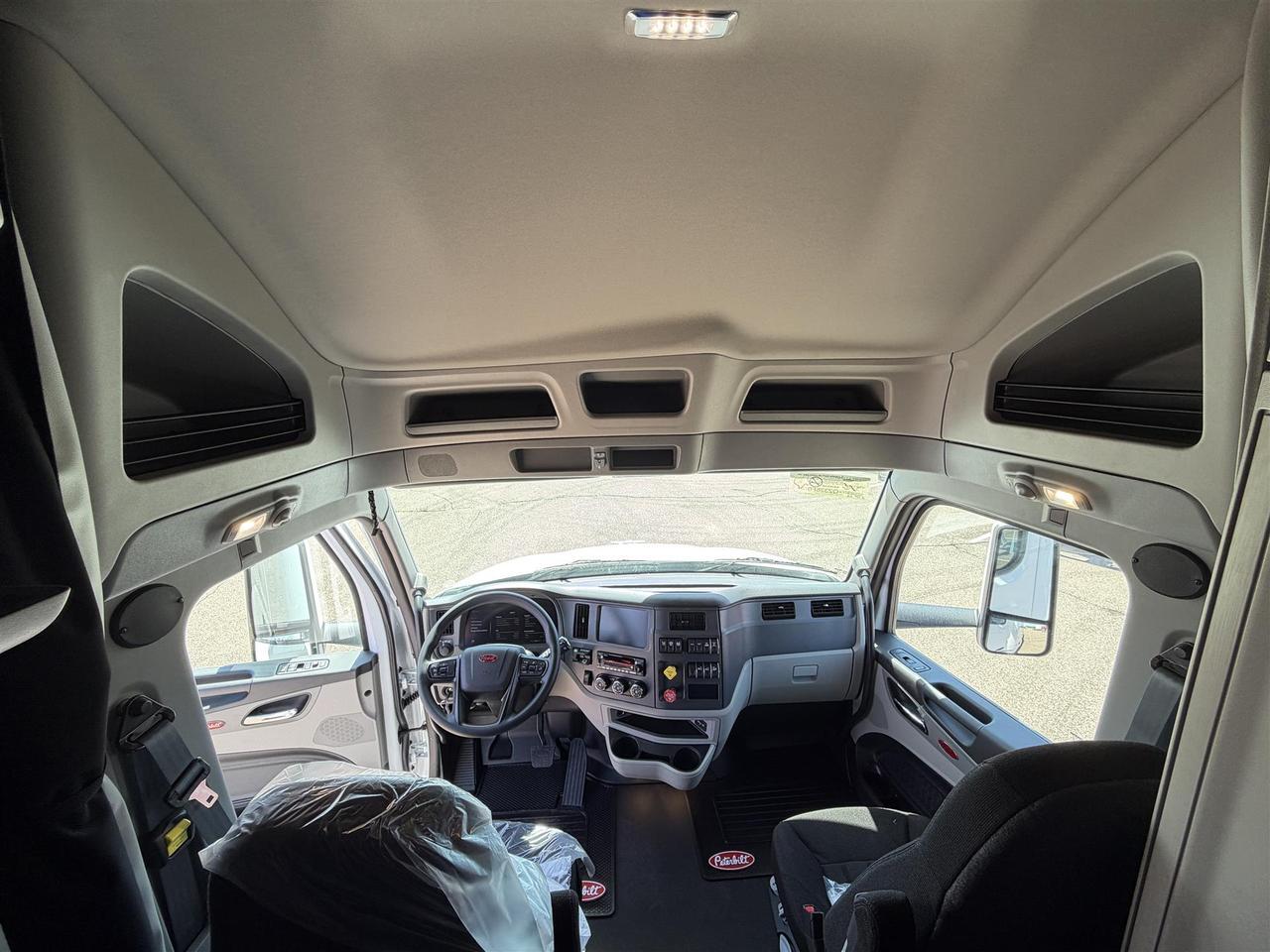 2027 Peterbilt 579 80" Double Bunk Ultraloft Eau Claire WI