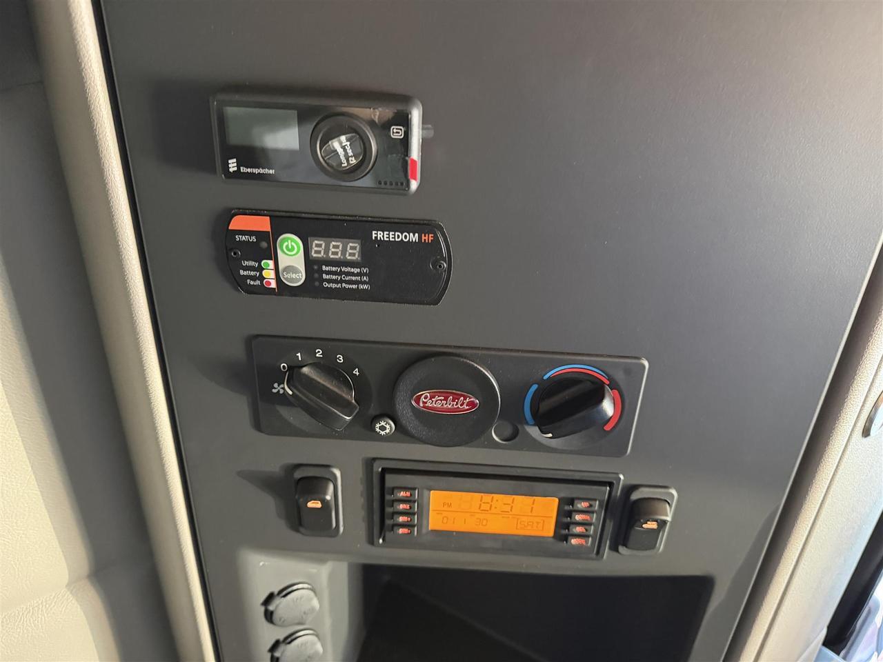 2027 Peterbilt 579 80" Double Bunk Ultraloft Eau Claire WI