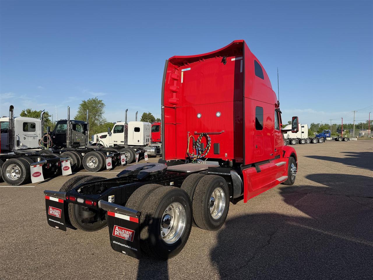 2027 Peterbilt 579 80" Double Bunk Ultraloft Eau Claire WI