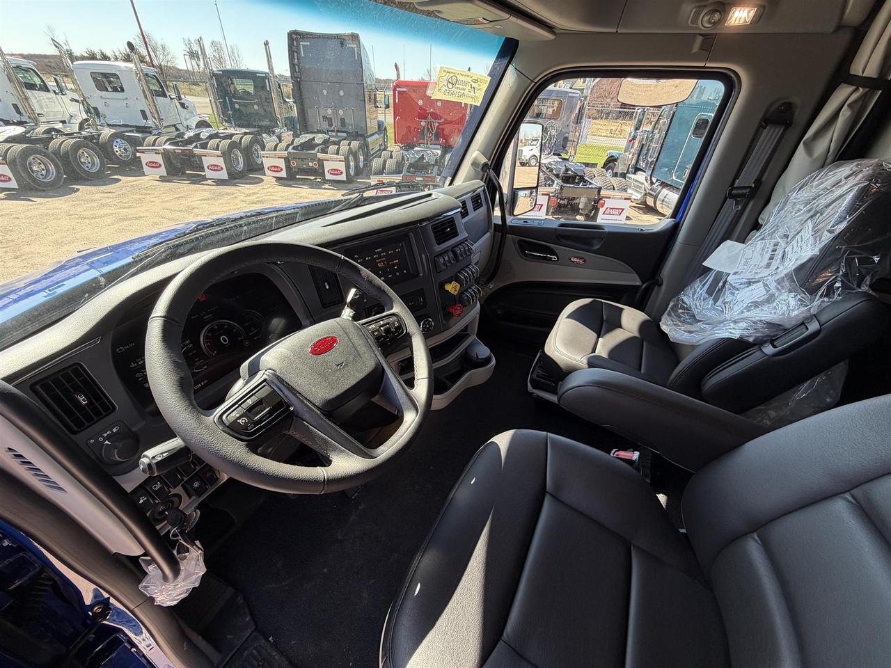 2027 Peterbilt 579 80" Double Bunk Ultraloft Eau Claire WI