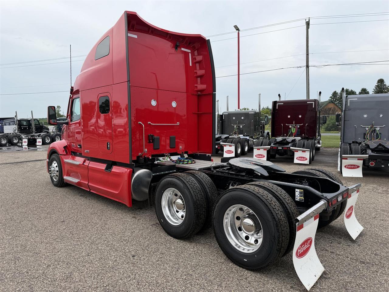 2027 Peterbilt 579 Sleeper