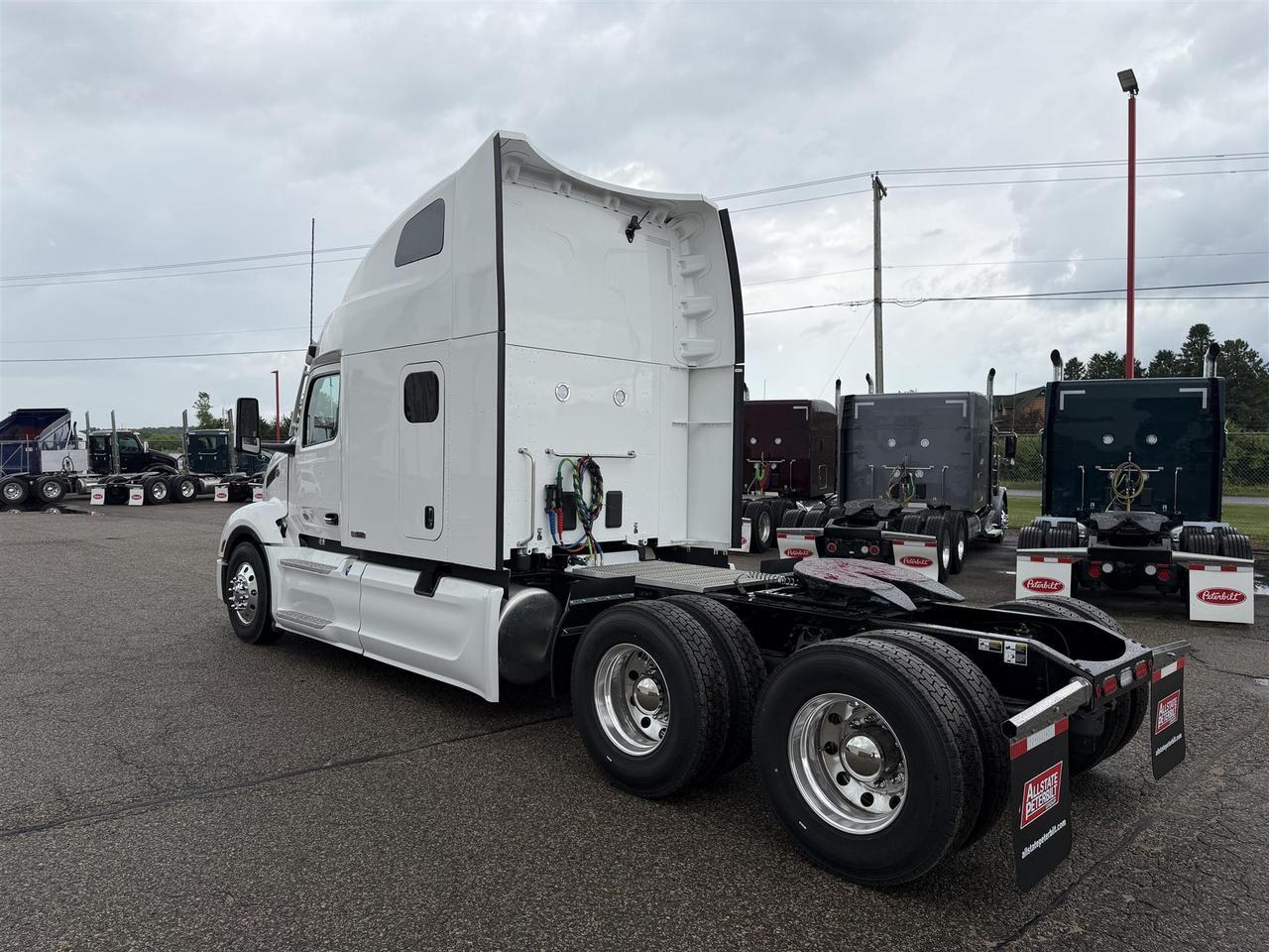 2027 Peterbilt 579 Sleeper
