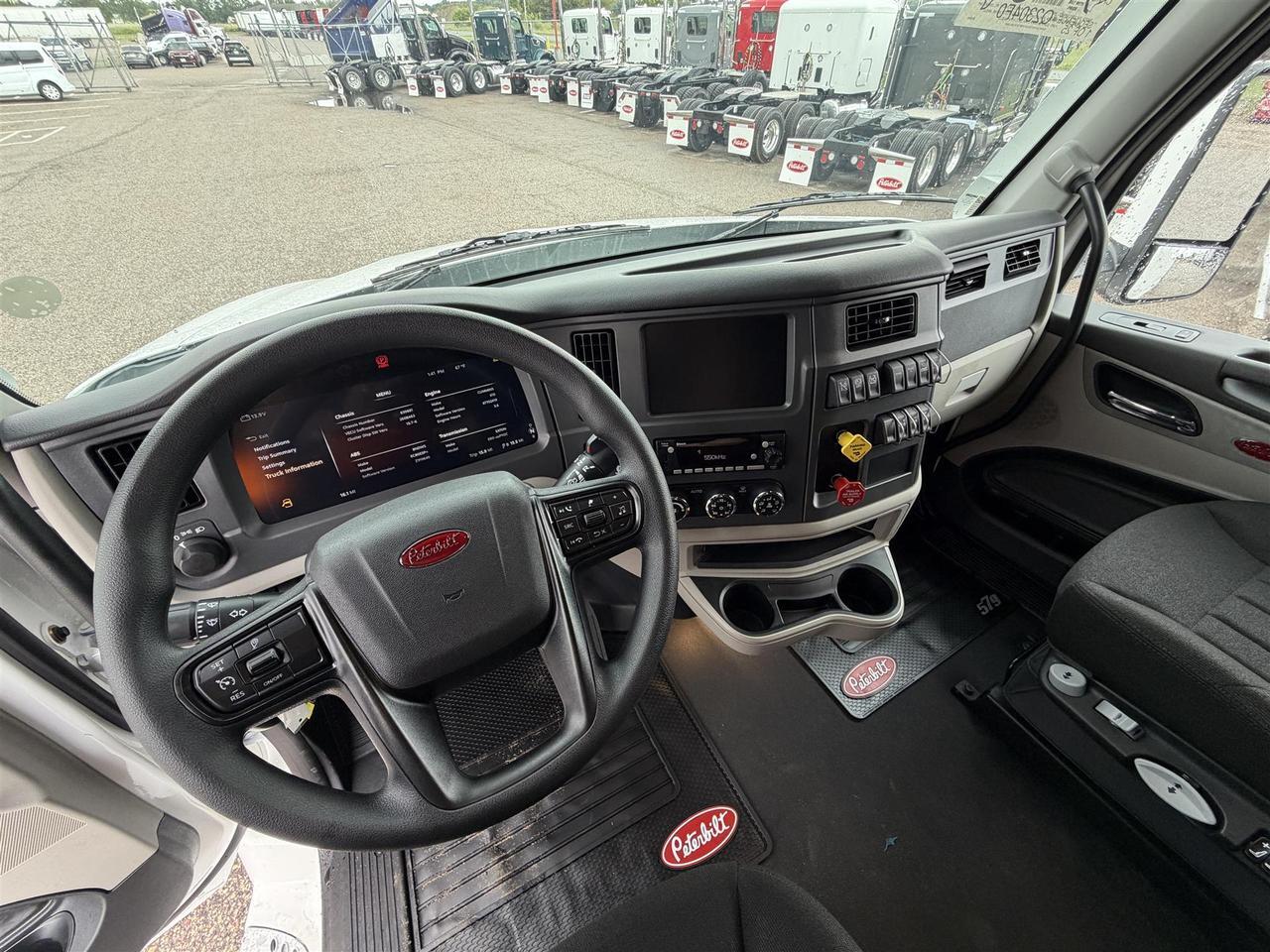 2027 Peterbilt 579 80" Double Bunk Ultraloft Eau Claire WI