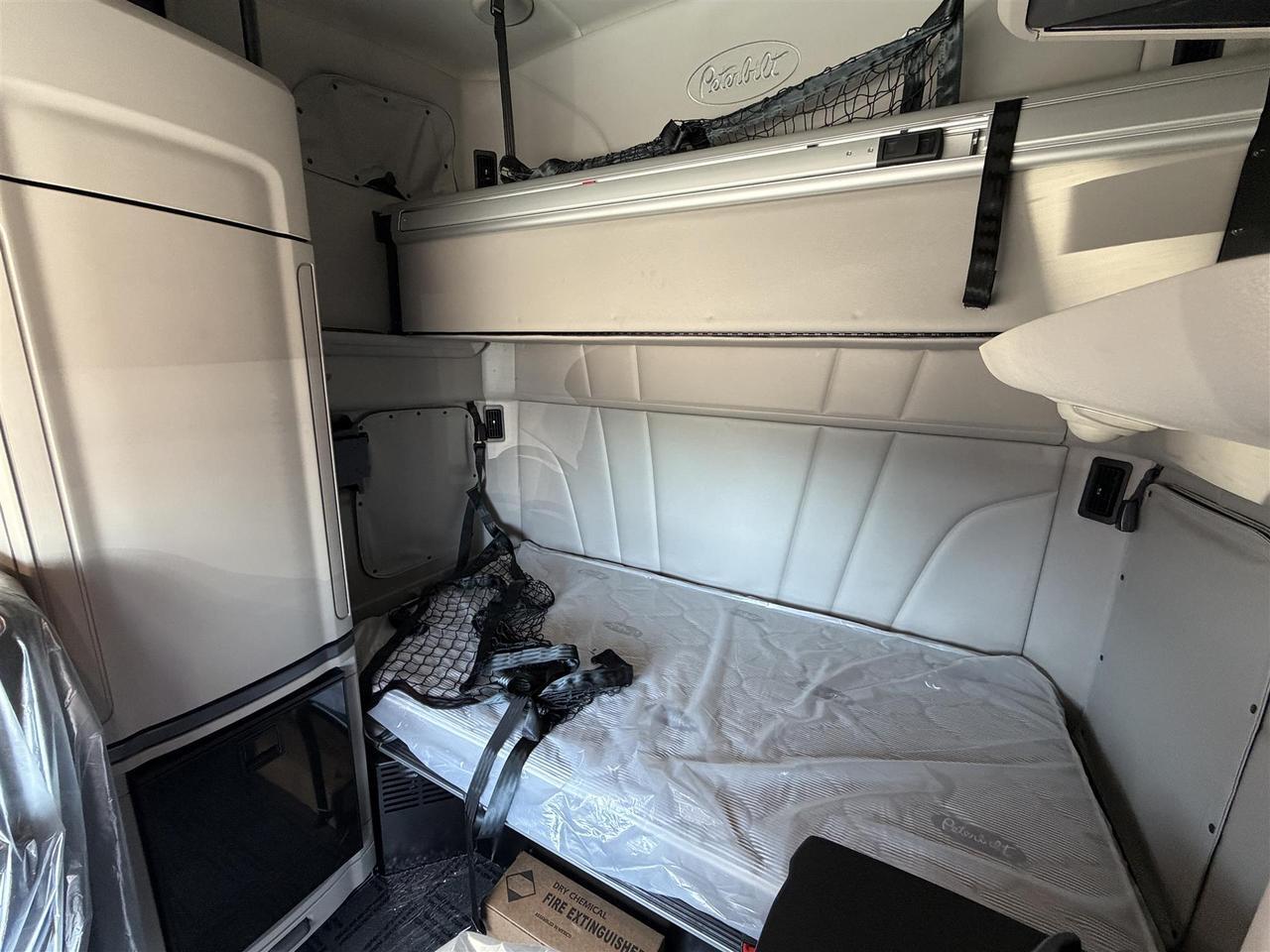 2027 Peterbilt 579 80" Double Bunk Ultraloft Eau Claire WI