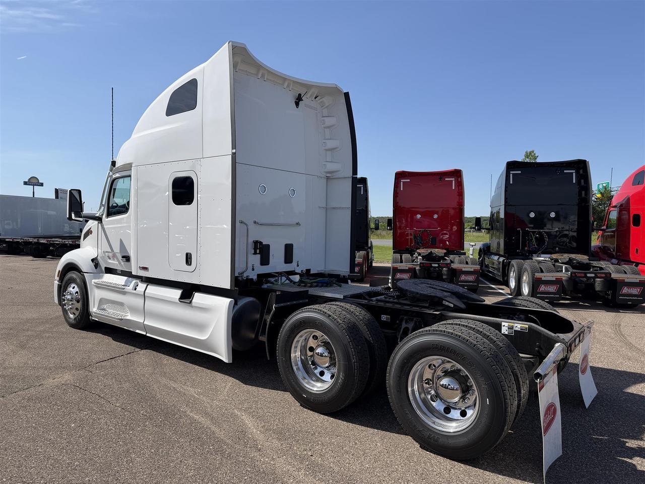 2027 Peterbilt 579 Sleeper
