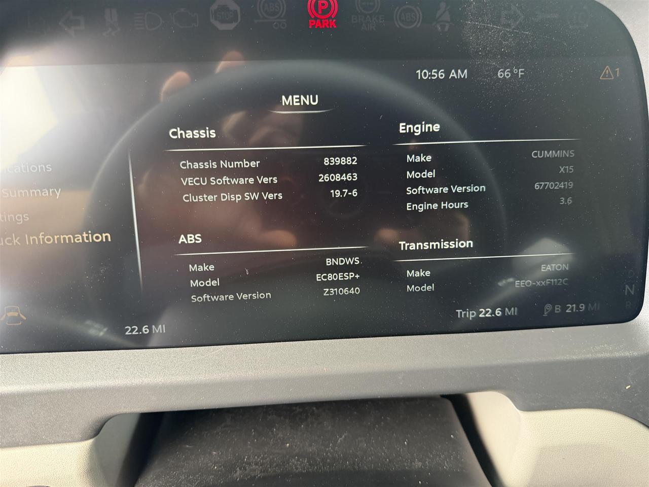 2027 Peterbilt 579 80" Double Bunk Ultraloft Eau Claire WI