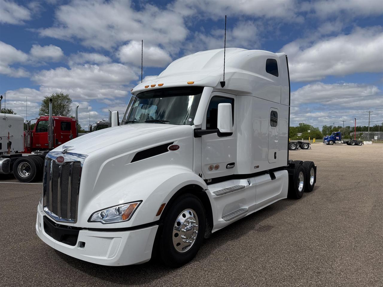 2027 Peterbilt 579 Sleeper