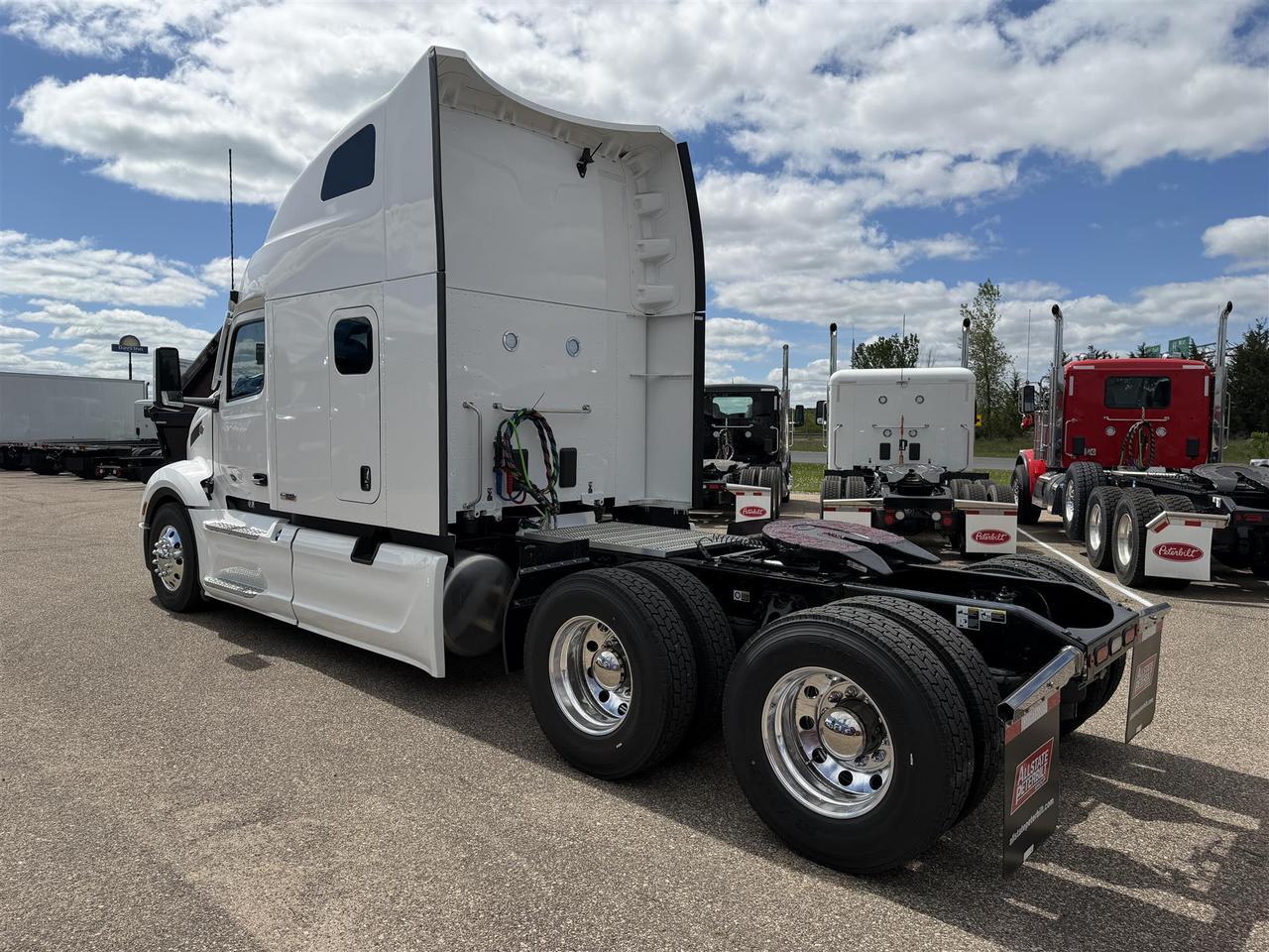 2027 Peterbilt 579 Sleeper