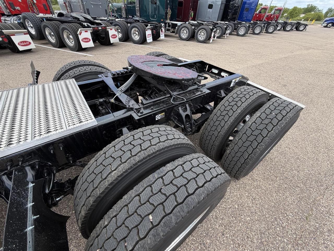 2027 Peterbilt 579 80" Double Bunk Ultraloft Eau Claire WI