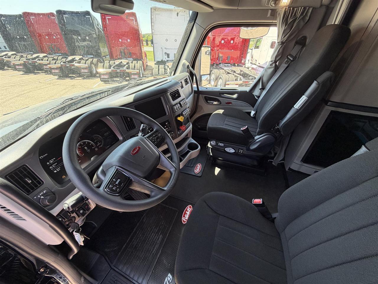2027 Peterbilt 579 80" Double Bunk Ultraloft Eau Claire WI