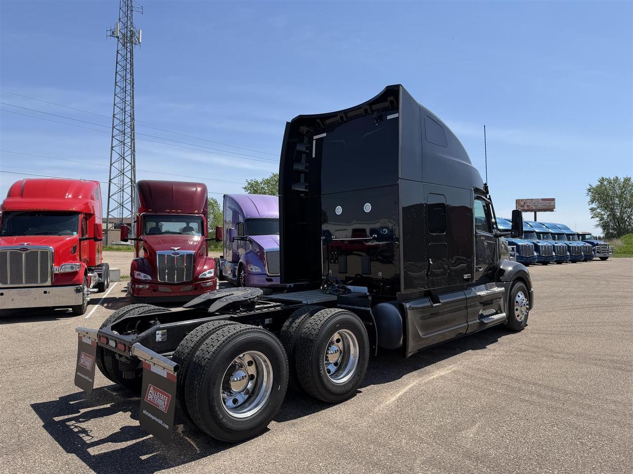 2027 Peterbilt 579 80" Double Bunk Ultraloft Eau Claire WI