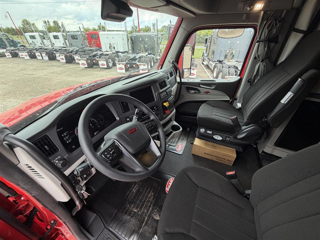 2027 Peterbilt 579 80" Double Bunk Ultraloft Eau Claire WI