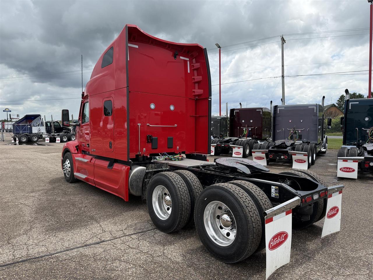 2027 Peterbilt 579 Sleeper