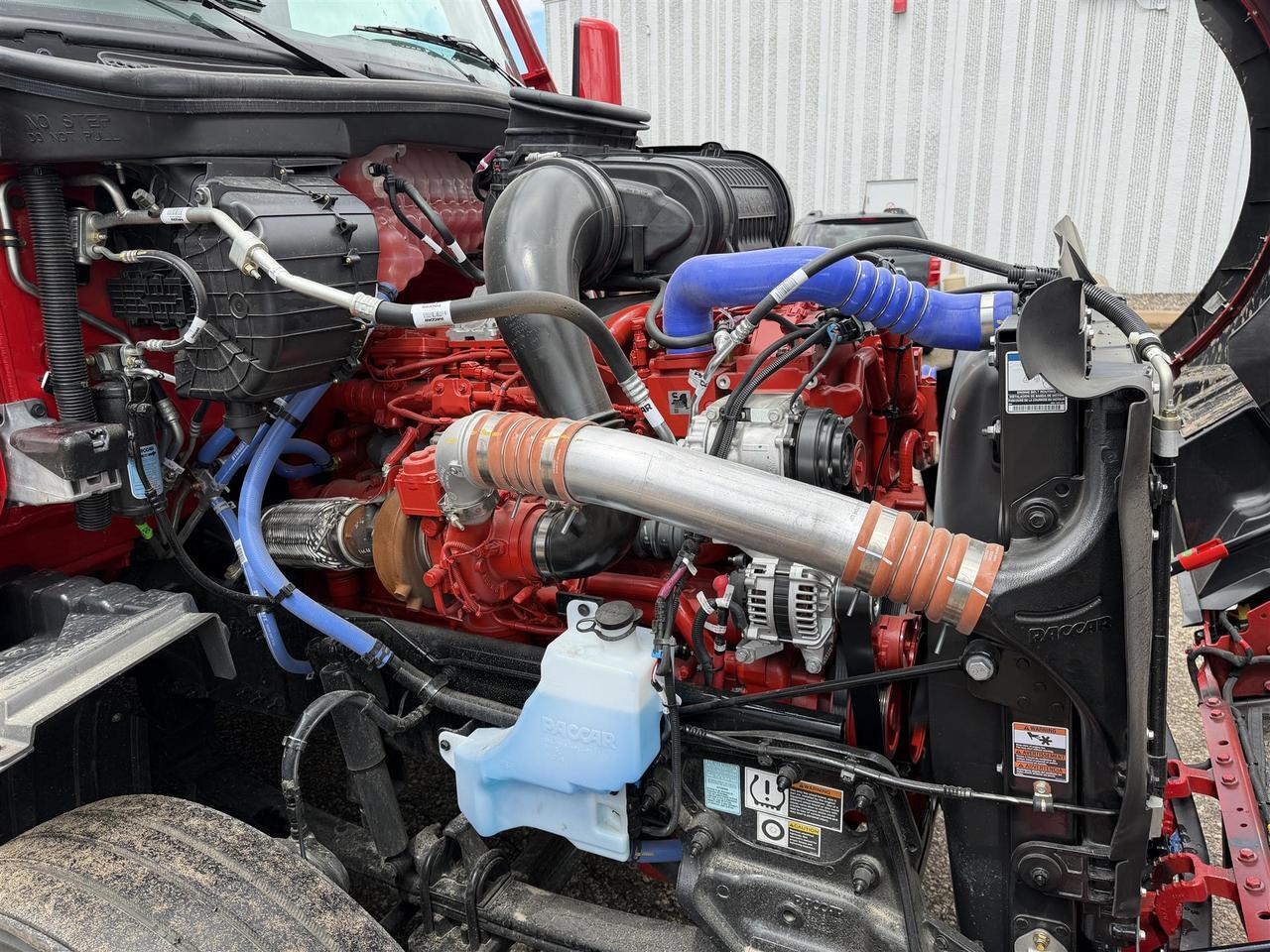 2027 Peterbilt 579 80" Double Bunk Ultraloft Eau Claire WI