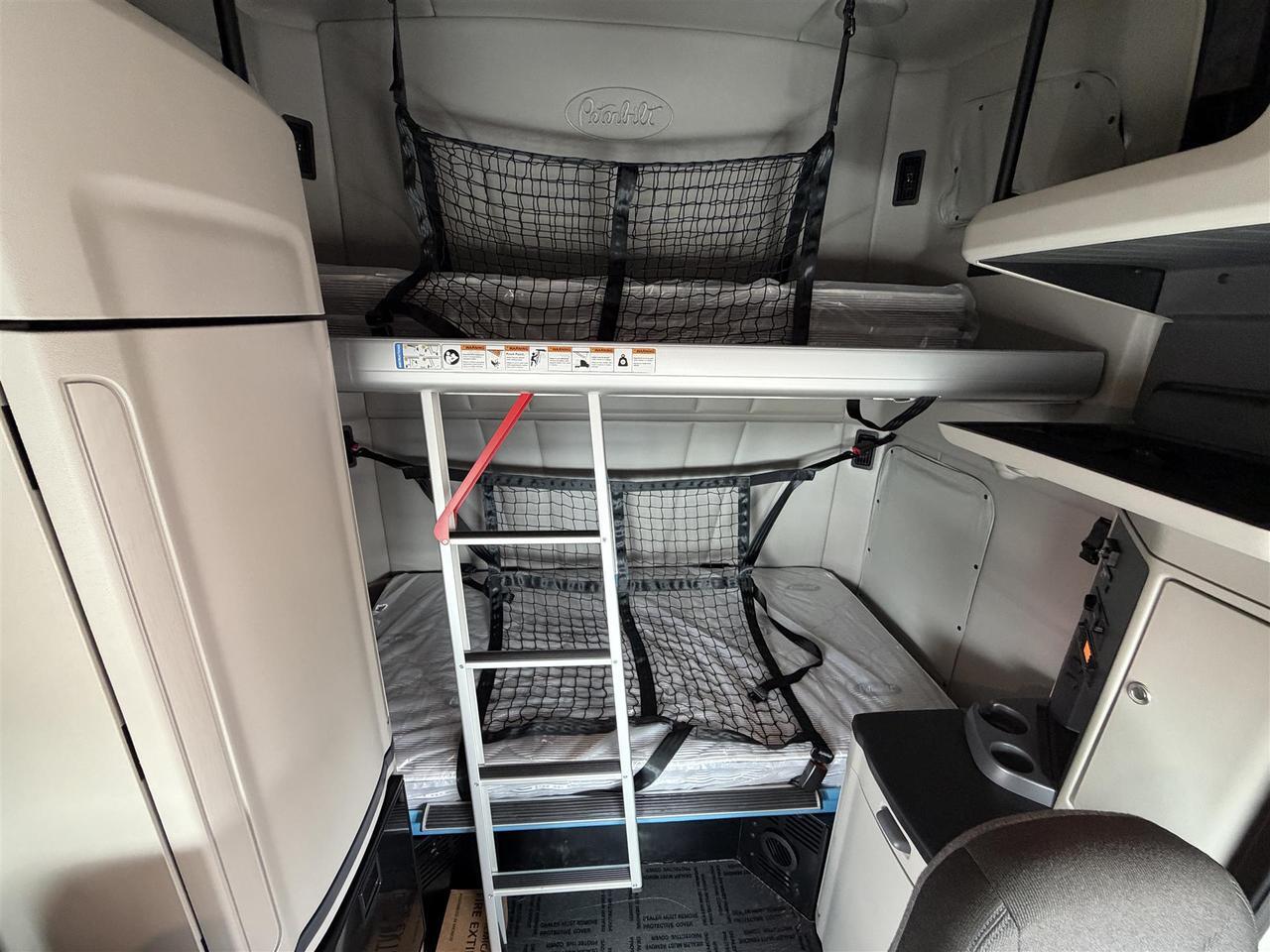 2027 Peterbilt 579 80" Double Bunk Ultraloft Eau Claire WI