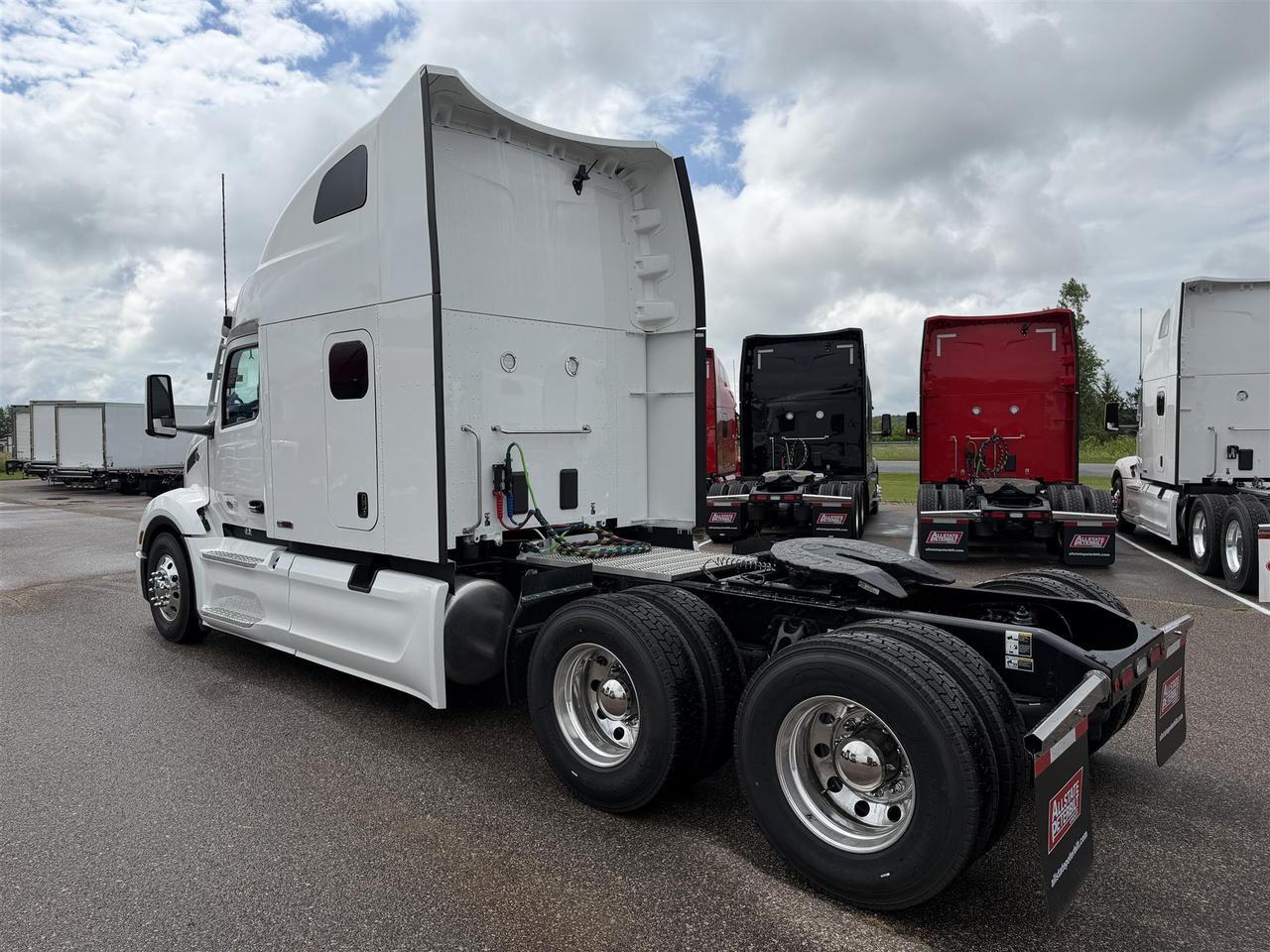 2027 Peterbilt 579 Sleeper