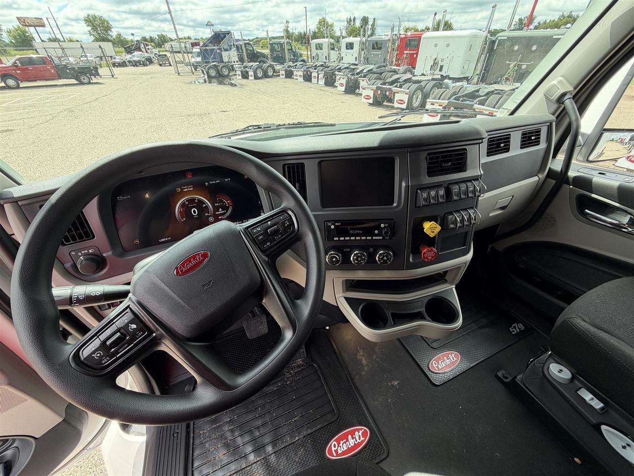 2027 Peterbilt 579 80" Double Bunk Ultraloft Eau Claire WI