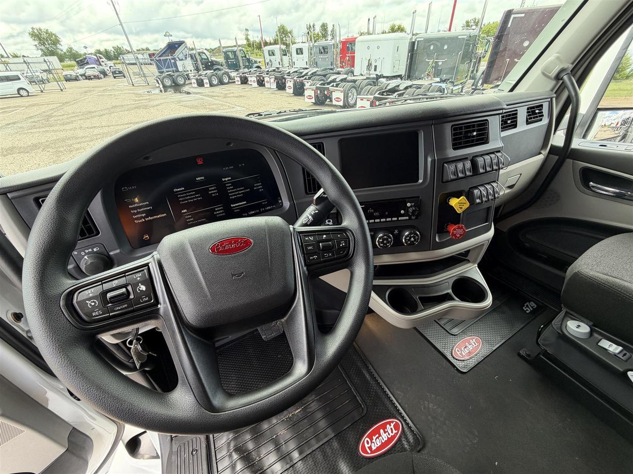 2027 Peterbilt 579 80" Double Bunk Ultraloft Eau Claire WI
