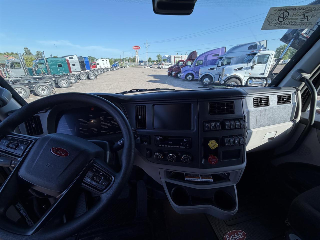 2027 Peterbilt 579 80" Double Bunk Ultraloft Eau Claire WI