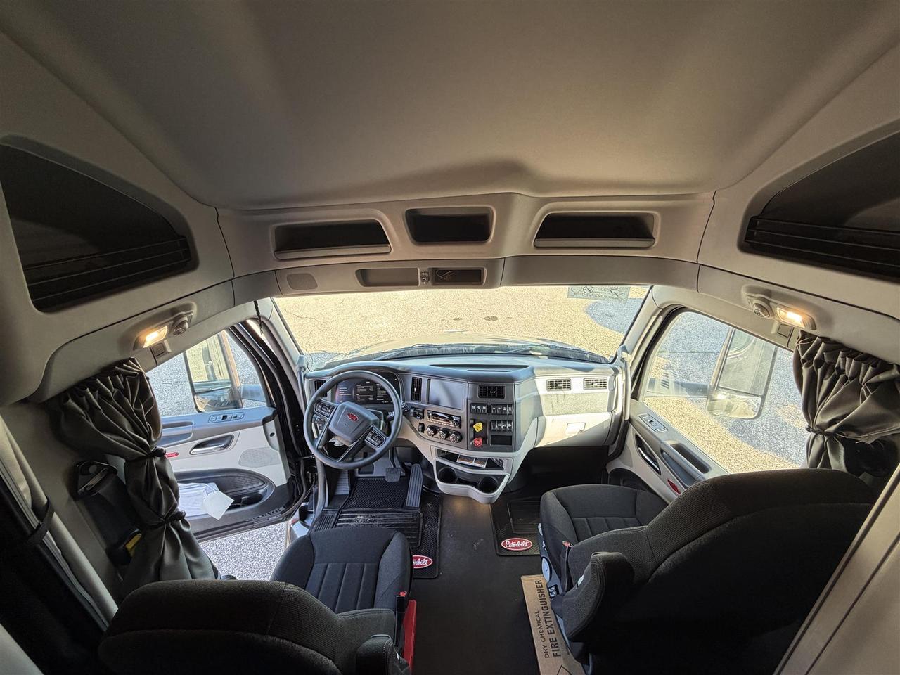 2027 Peterbilt 579 80" Double Bunk Ultraloft Eau Claire WI