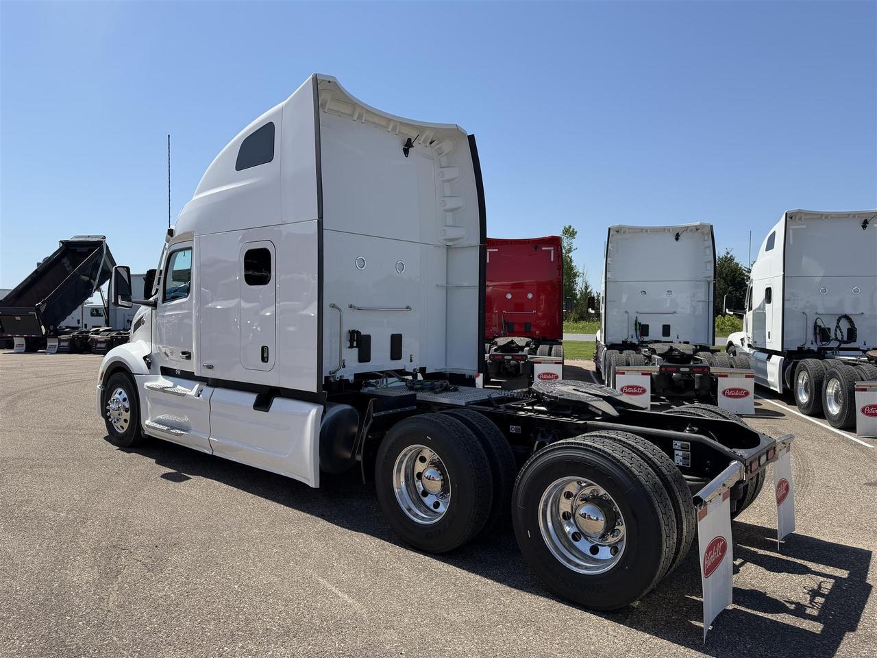 2027 Peterbilt 579 Sleeper