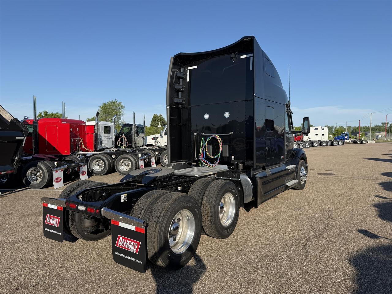 2027 Peterbilt 579 80" Double Bunk Ultraloft Eau Claire WI
