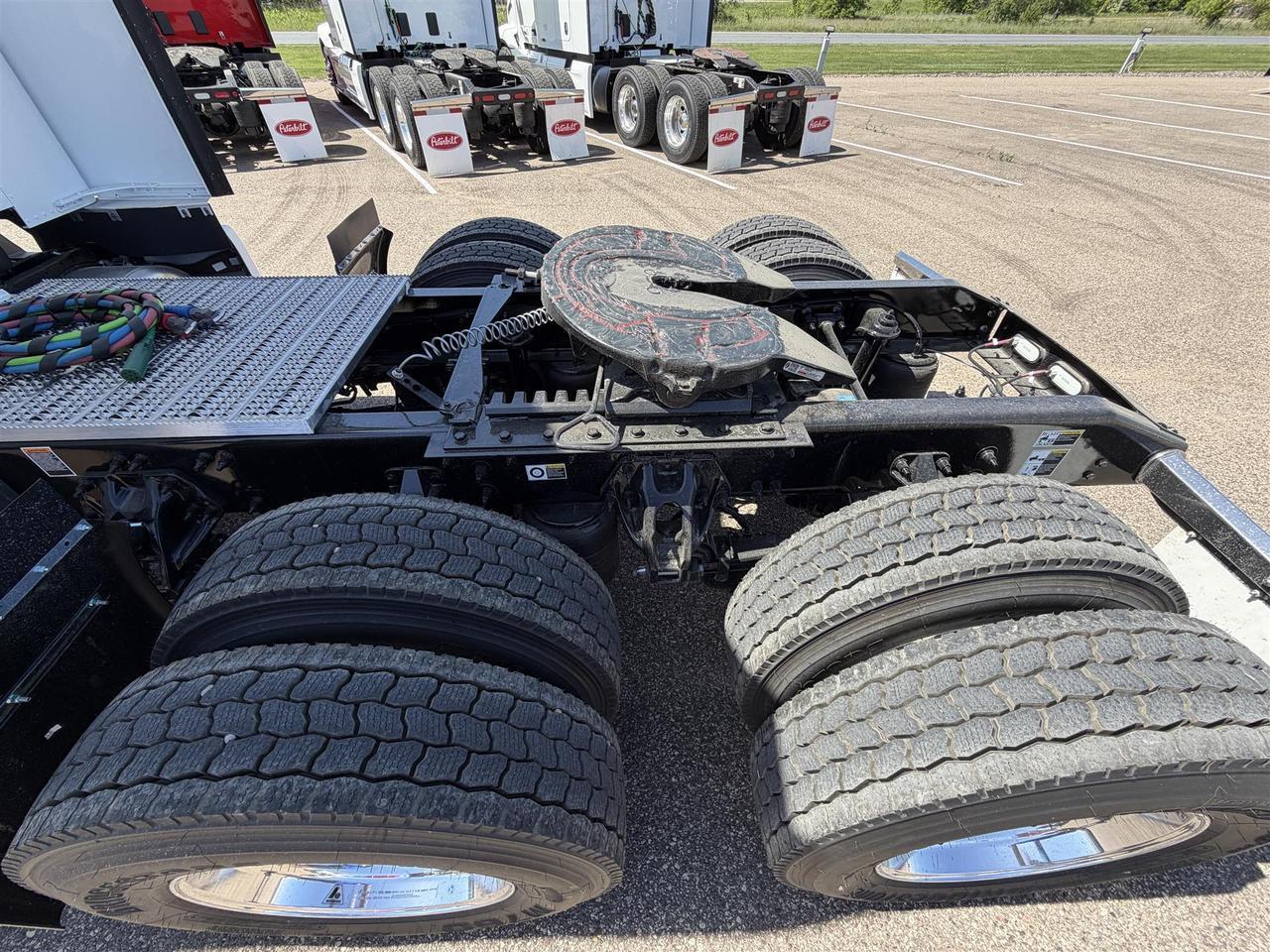 2027 Peterbilt 579 80" Double Bunk Ultraloft Eau Claire WI