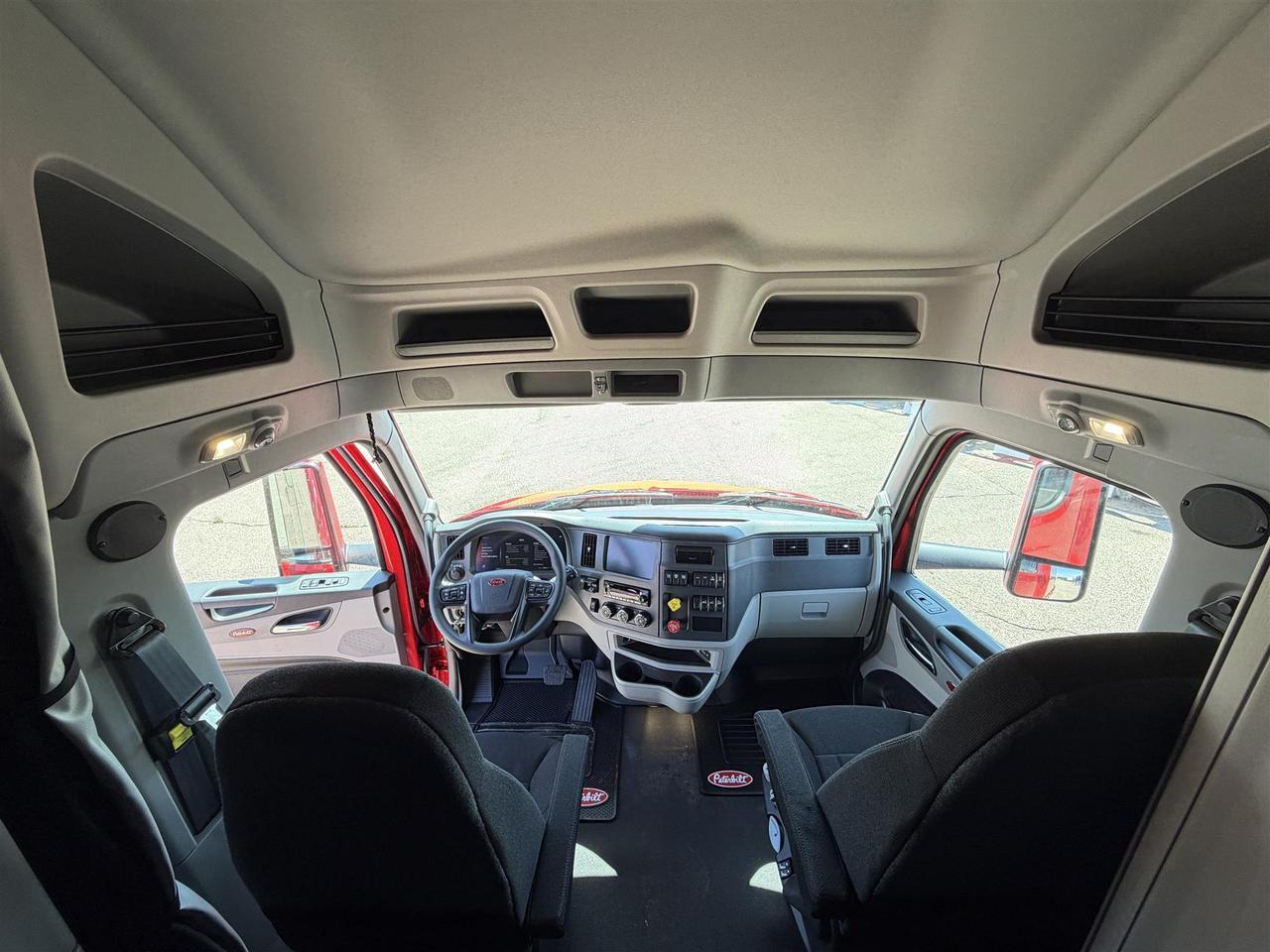 2027 Peterbilt 579 80" Double Bunk Ultraloft Eau Claire WI