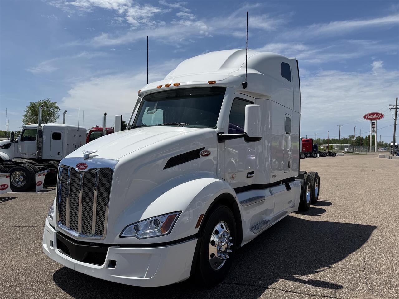 2027 Peterbilt 579 Sleeper