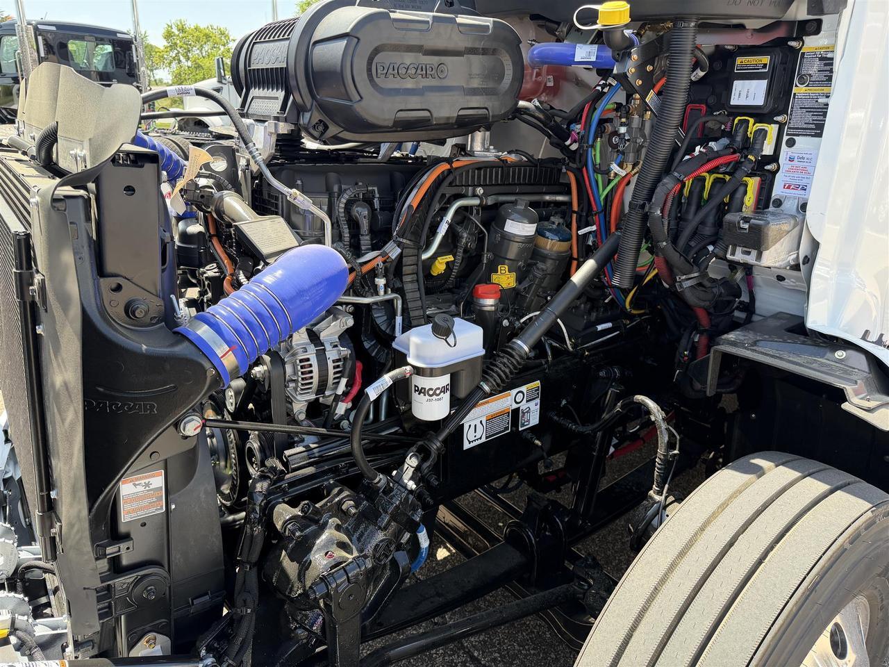 2027 Peterbilt 579 80" Double Bunk Ultraloft Eau Claire WI