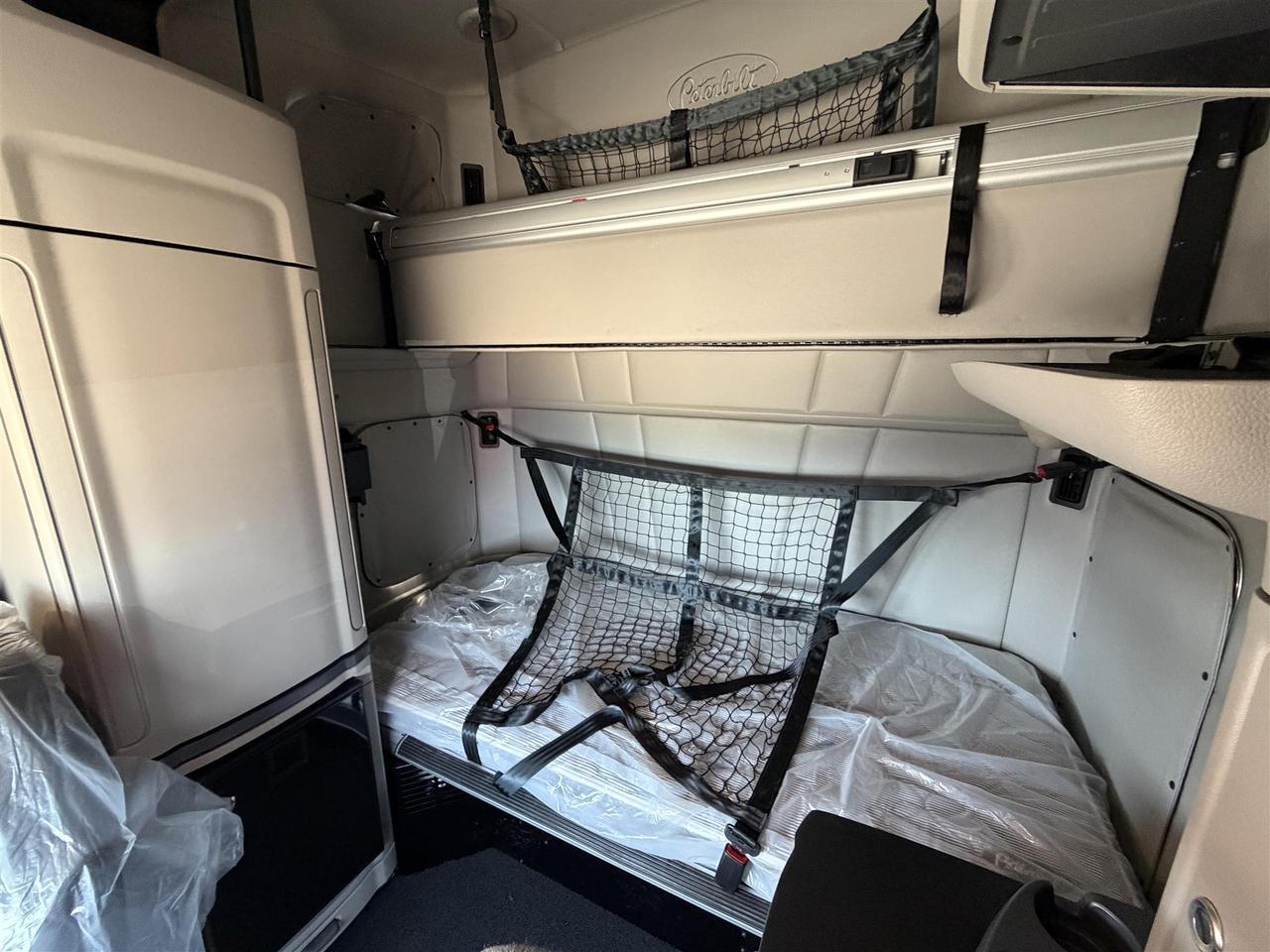 2027 Peterbilt 579 80" Double Bunk Ultraloft Eau Claire WI