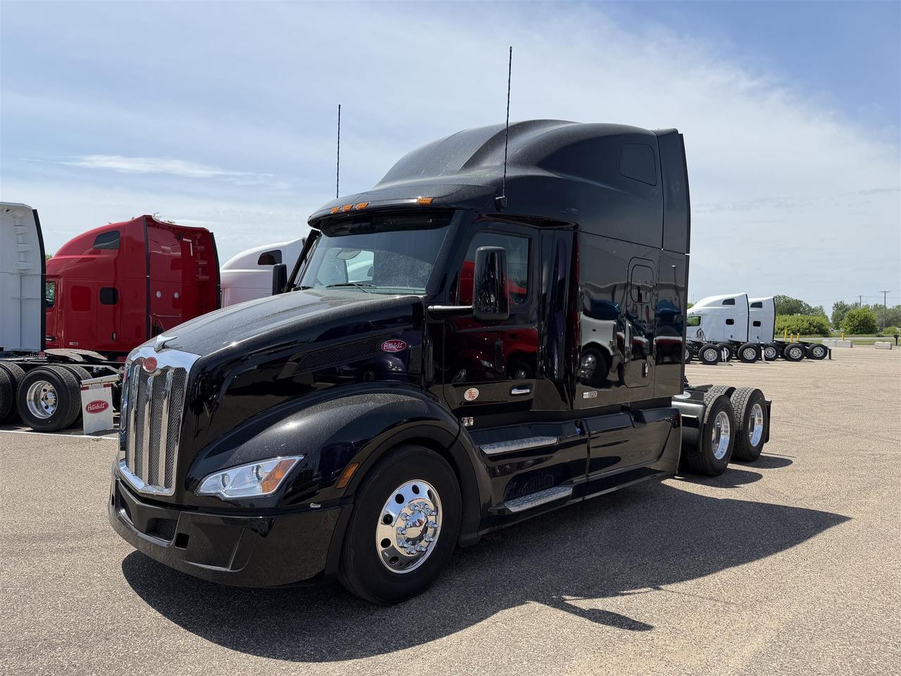 2027 Peterbilt 579 Sleeper