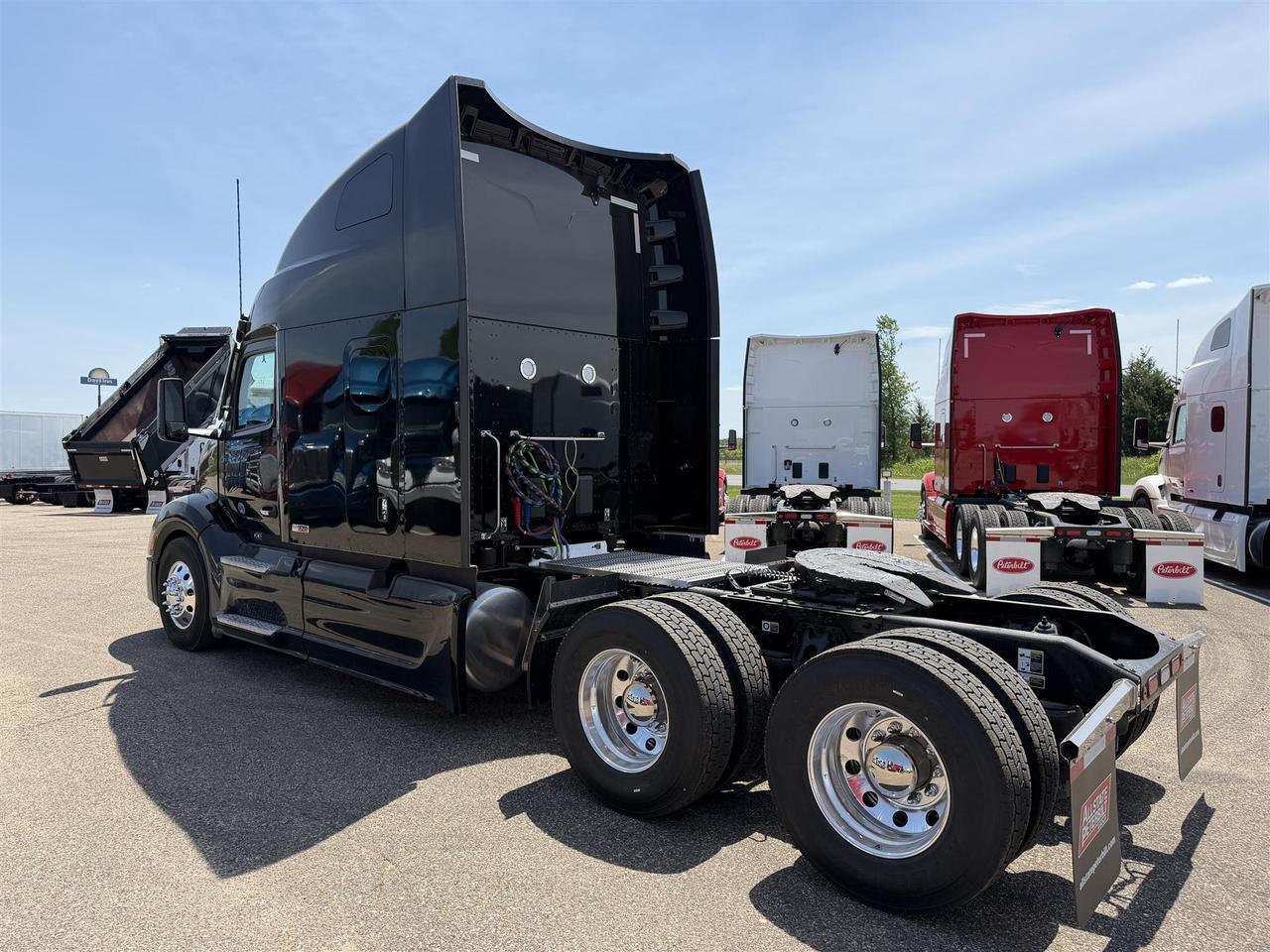 2027 Peterbilt 579 Sleeper