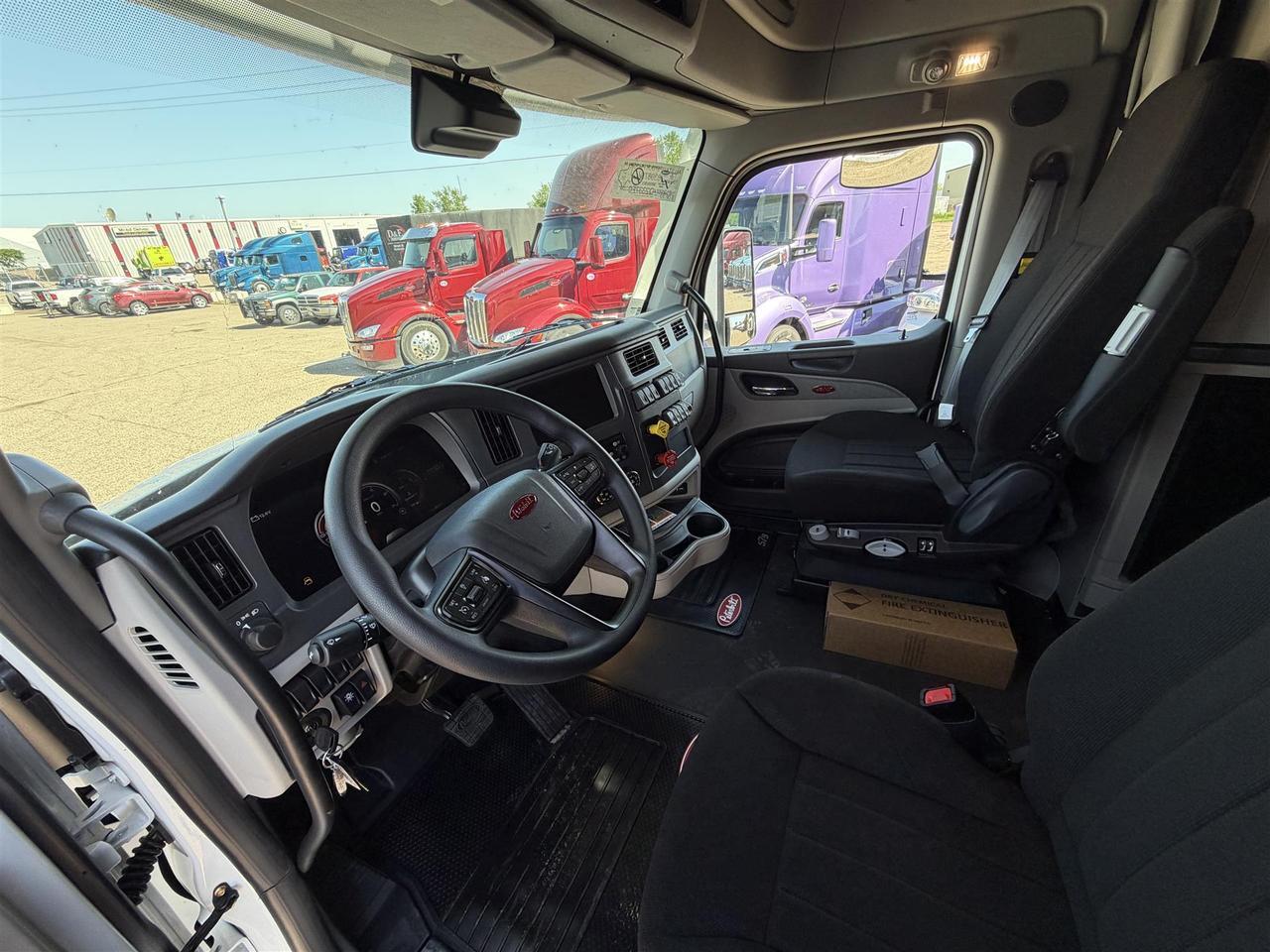 2027 Peterbilt 579 80" Double Bunk Ultraloft Eau Claire WI