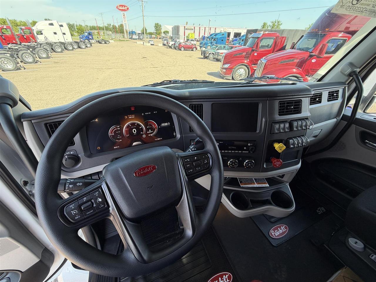2027 Peterbilt 579 80" Double Bunk Ultraloft Eau Claire WI