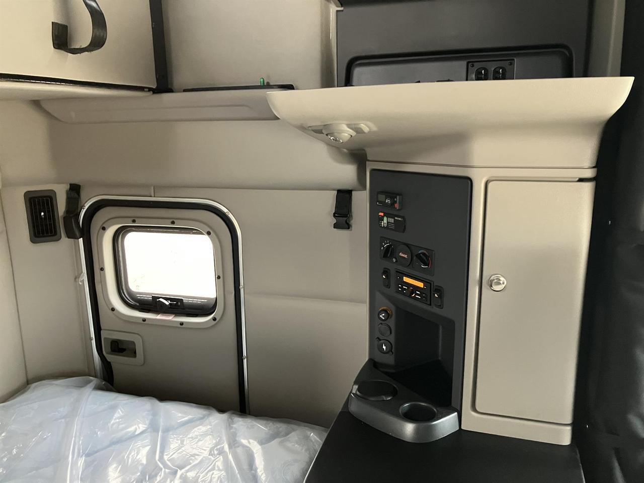 2027 Peterbilt 579 80" Double Bunk Ultraloft Rochester MN